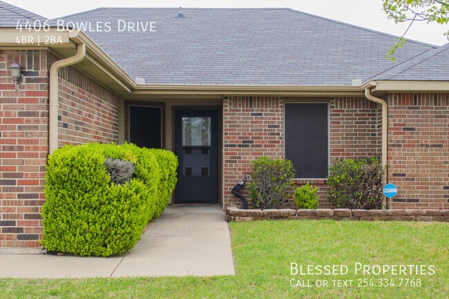 Building Photo - 4406 Bowles Dr