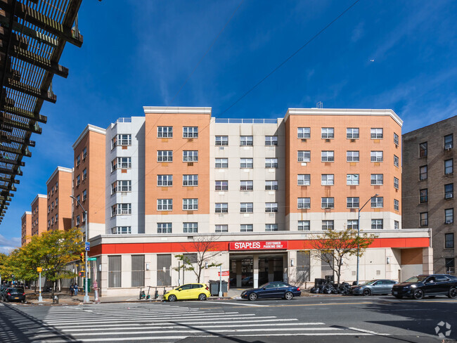 Building Photo - White Plains Courtyard