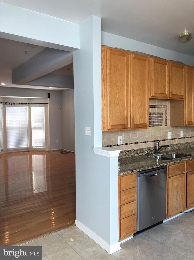 Foto del edificio - 8800 Papillon Dr