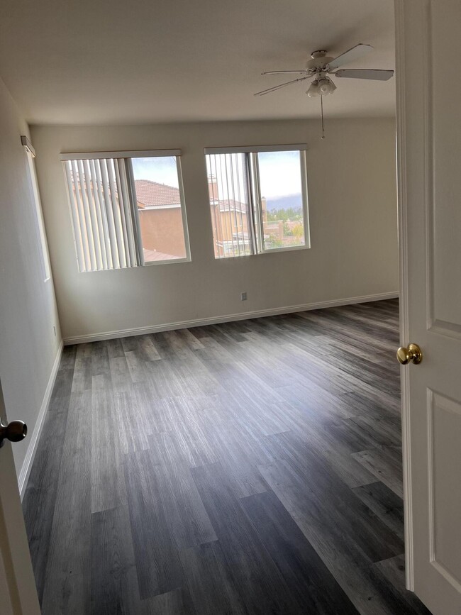 Building Photo - 3406 Club Rancho Dr
