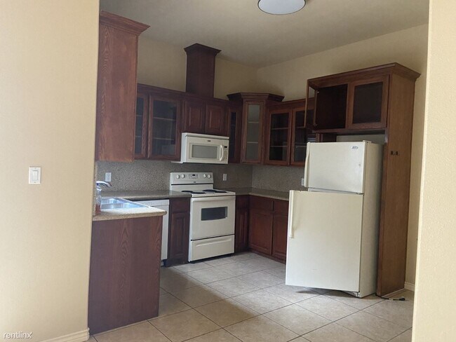 Foto del edificio - 3000 Old Alice Rd