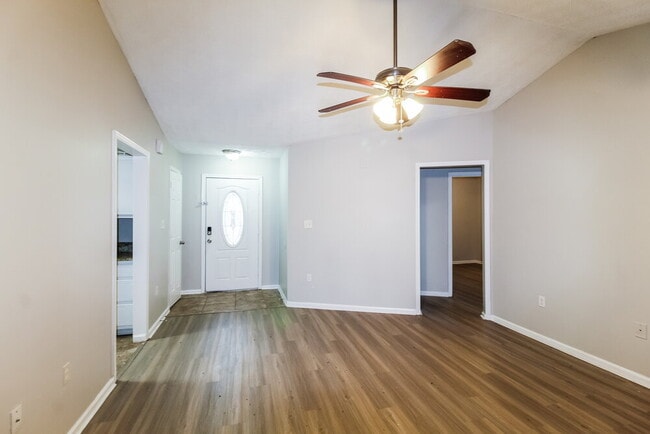 Building Photo - 270 Lazy Hollow Ln