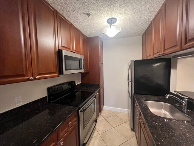 Foto del edificio - Charming 1BD/1BTH Ground Level Condo in St...