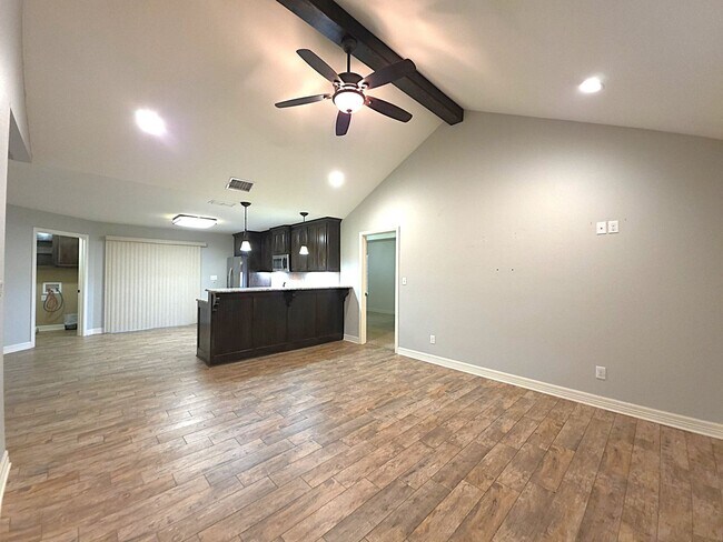 Foto del edificio - Ready to Move Into Your Dream Rental Home?