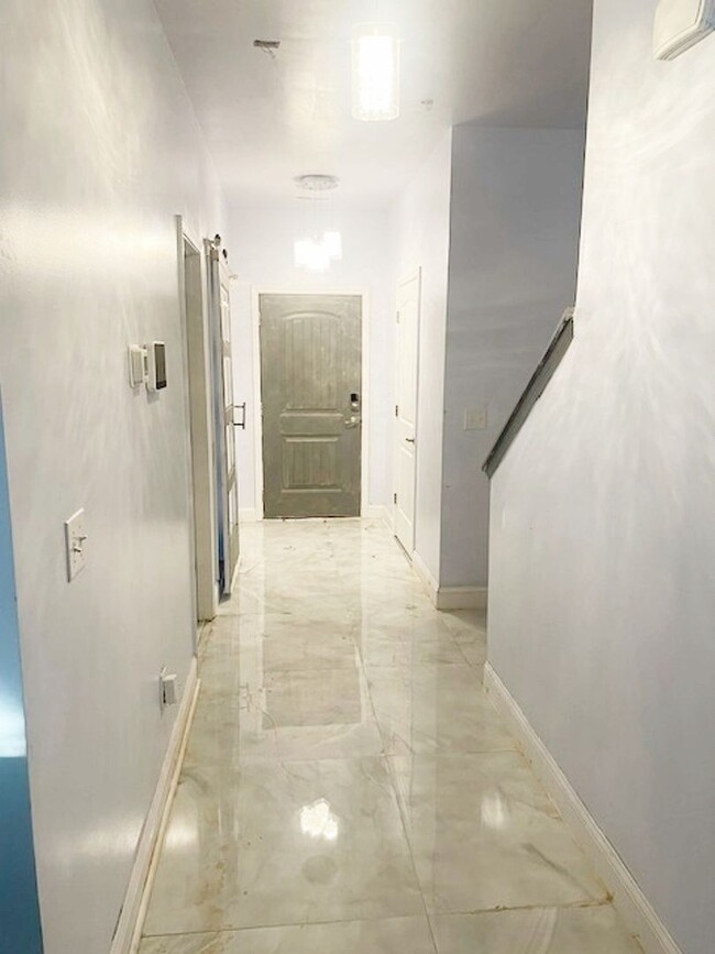 Foto del edificio - Spacious 4BR/2.5BA Townhome in Morrow, GA