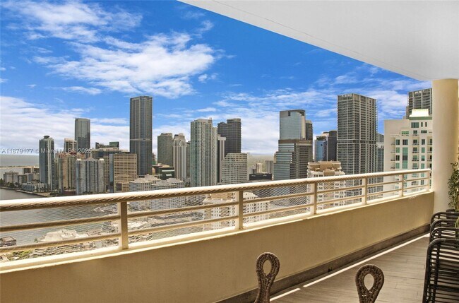 Foto del edificio - 848 Brickell Key Dr