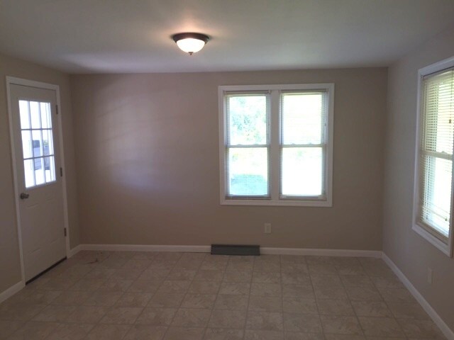 Building Photo - 2811 Spangler Rd