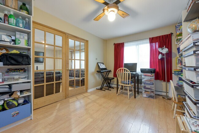 Foto del edificio - 250 Ridge Ave