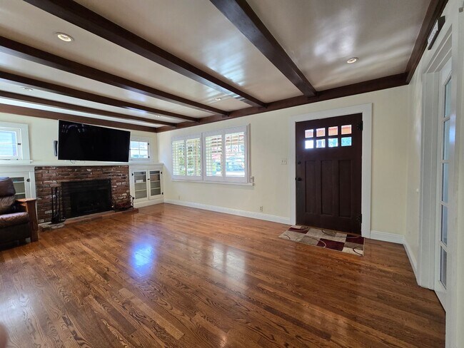 Foto del edificio - Updated Wood Streets home for Rent