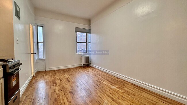 Foto del edificio - 936 W End Ave