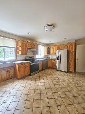 Foto principal - 3 bedroom in ASTORIA NY 11103