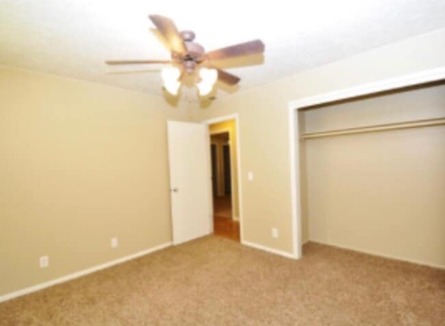 Building Photo - 352 Saguaro Drive