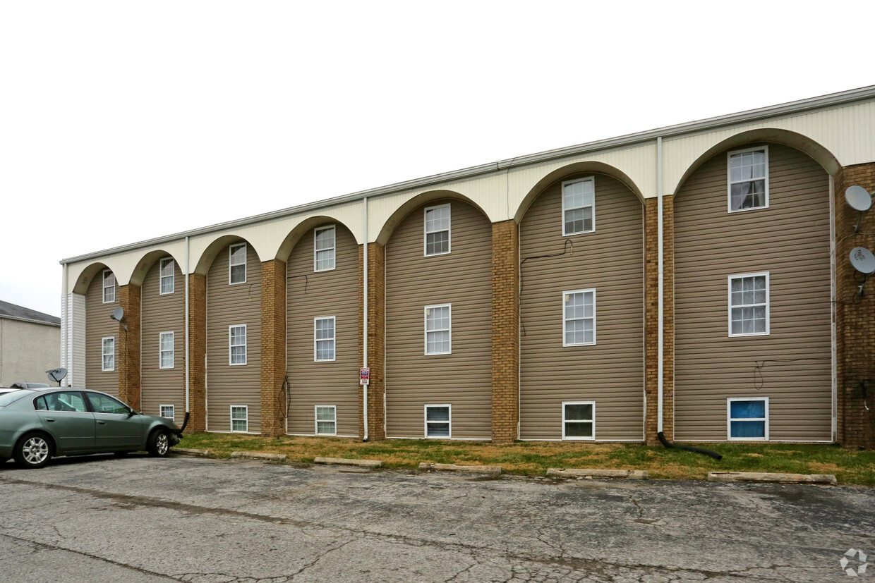 Primary Photo - Dinsmore Pointe
