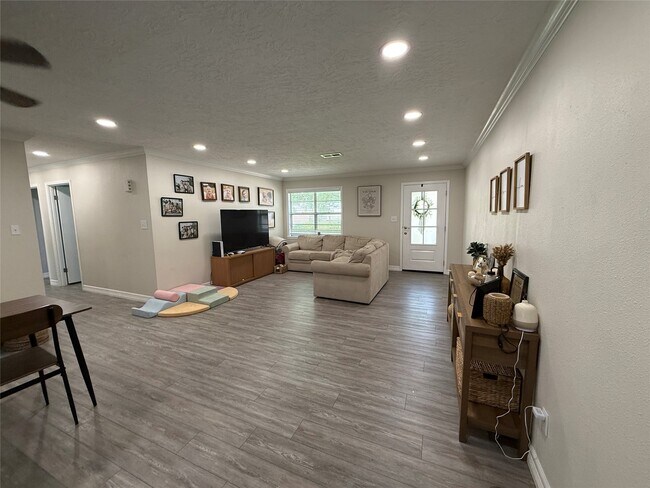 Foto del edificio - 17850 Nonie Ln