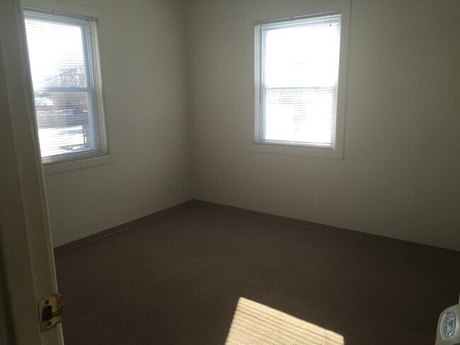 Building Photo - 2804 4th St