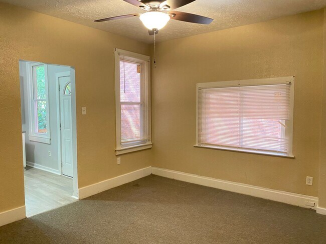 Foto del edificio - 13th Ave