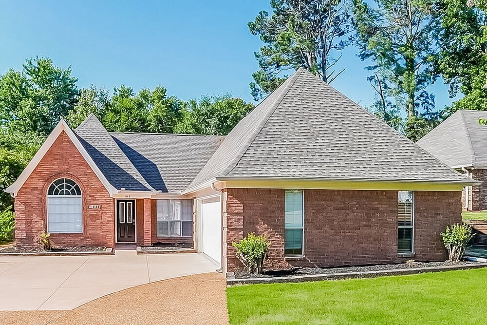 Foto principal - 1163 Carriage Dr S