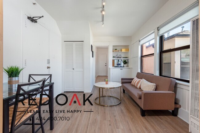 Building Photo - Luxurious, Furnished Studio with Private D...