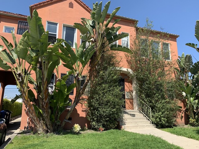 Building Photo - 2203 S Harcourt Ave