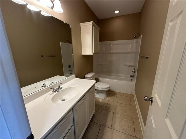 Foto del edificio - 3915 Mobley Cir