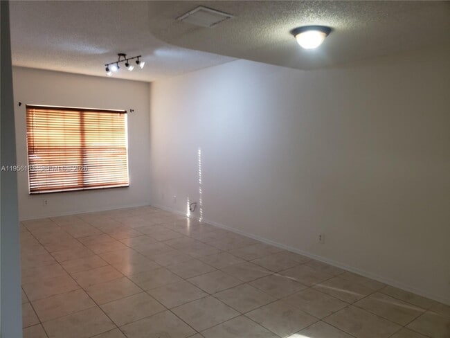 Building Photo - 289 Duval Ct