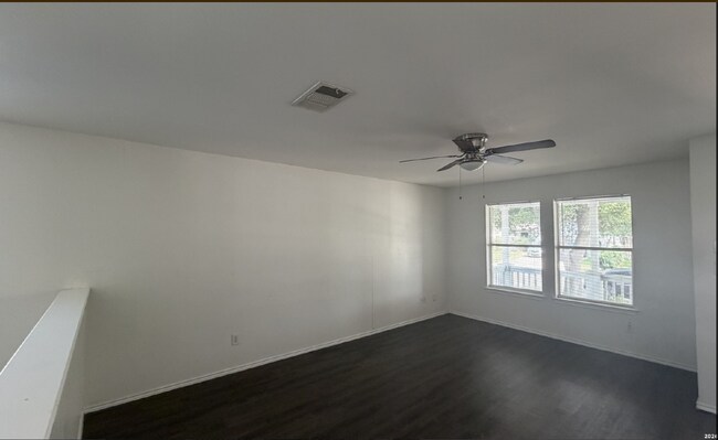 Foto del edificio - "Charming 3-Bedroom Oasis with 2 Full Baths in Converse, TX
