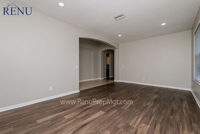 Building Photo - AVAILABLE NOW