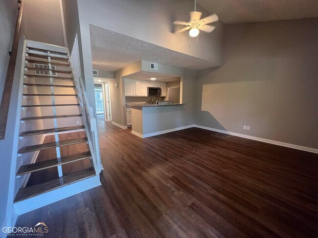 Foto del edificio - 1001 Park Hill Dr