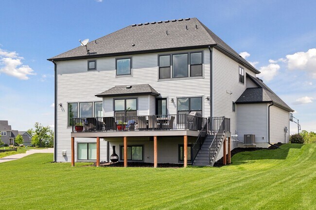 Foto del edificio - 2275 Lakeshore Point Dr N E