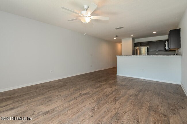 Building Photo - 541 Eiseman Wy