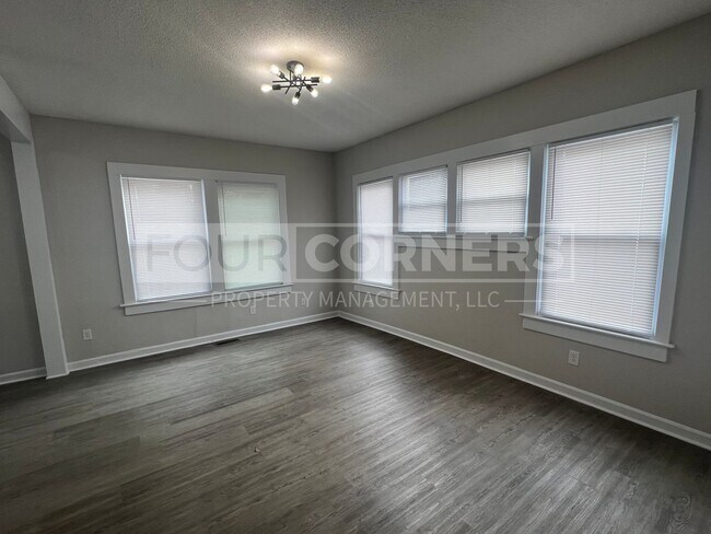 Building Photo - Beautiful 4 Bedroom 3 Bath Home