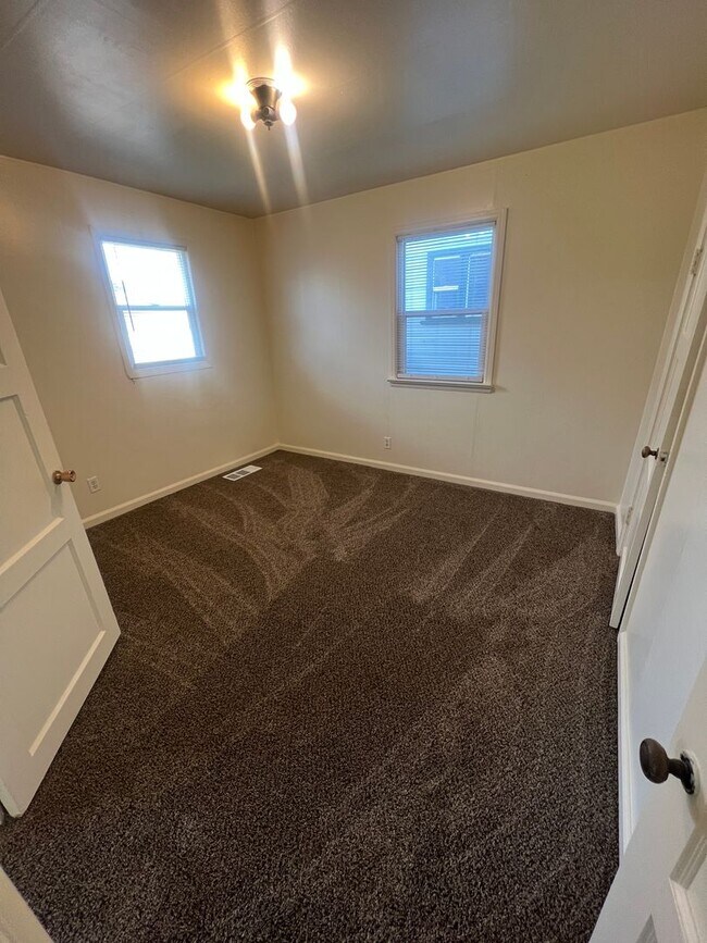 Building Photo - 540 W Wyeth St