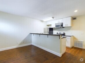 Building Photo - 2302 East Side Dr