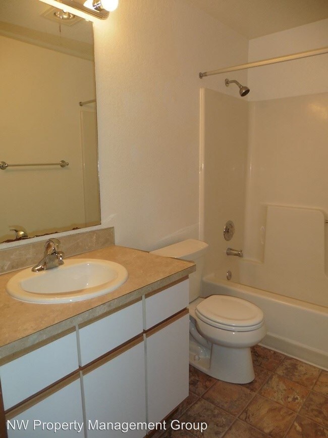 Foto del edificio - 9722 272nd Pl NW