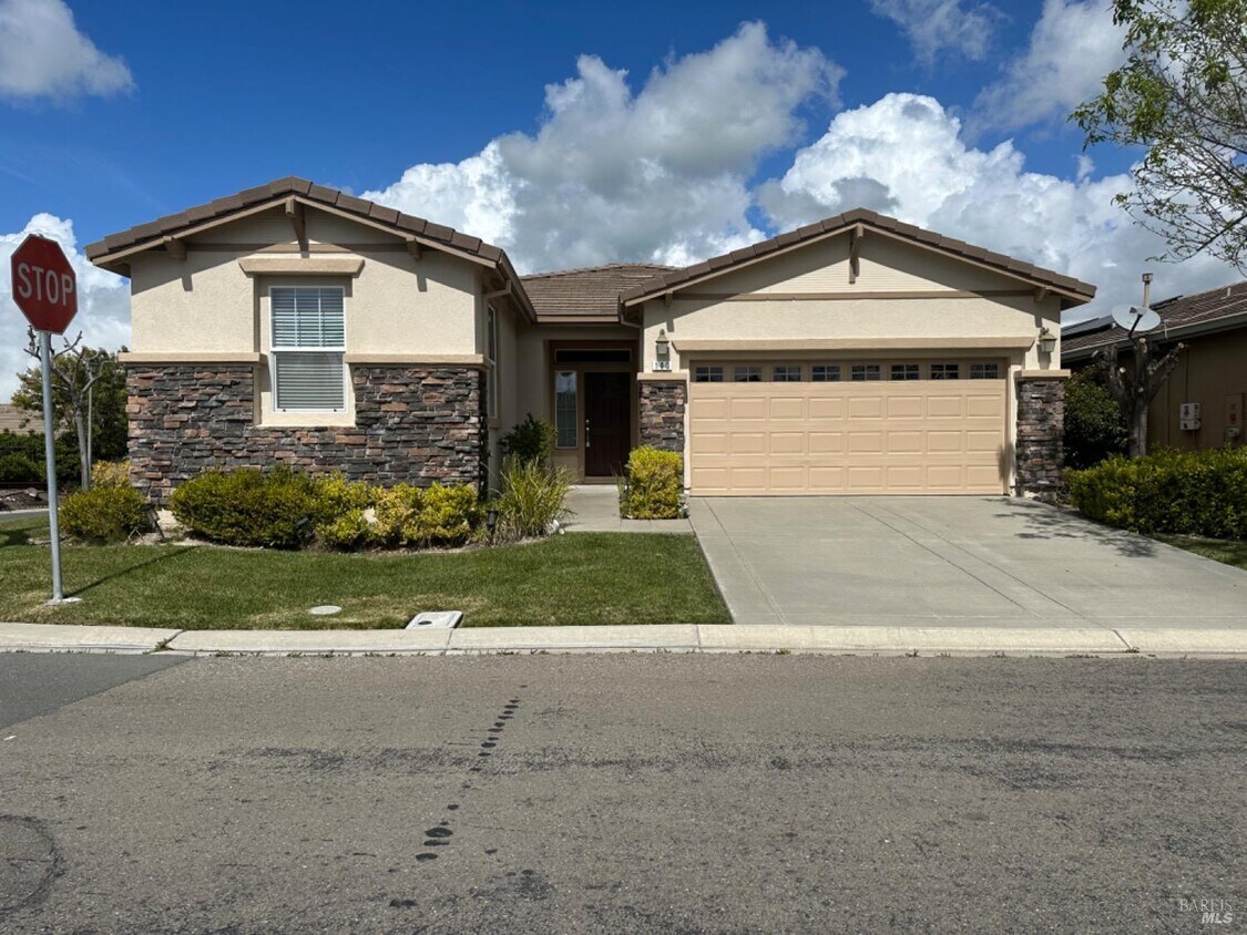 100 Pebble Beach Dr, Rio Vista, CA 94571 House Rental in Rio Vista