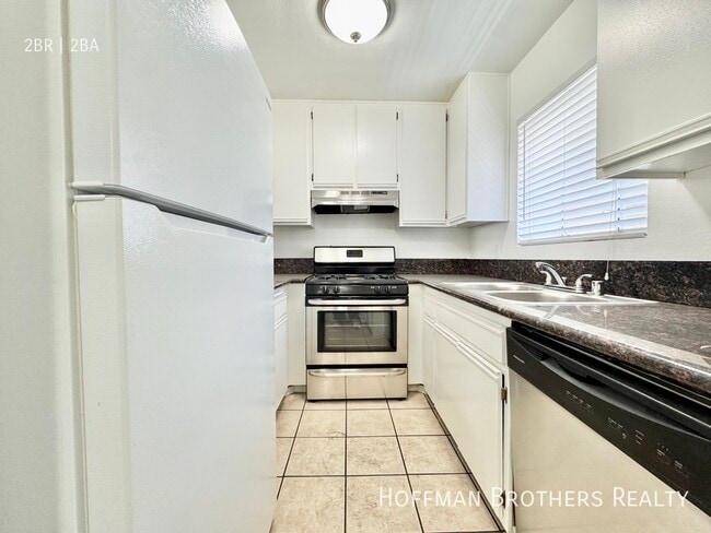 Building Photo - 8726 Burton Way