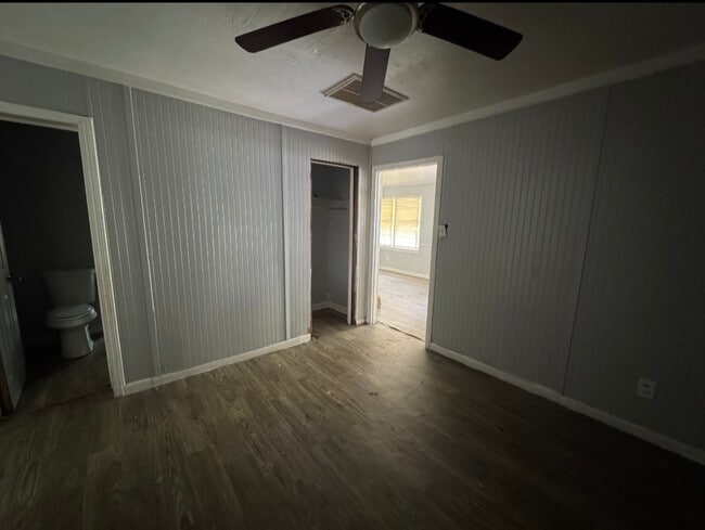 Building Photo - 2833 Walmar Dr