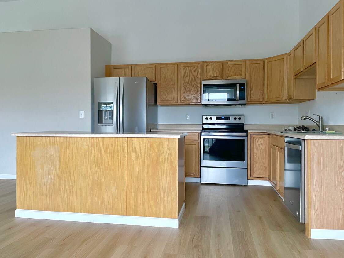 6944 Briar Loop, Anchorage, AK 99518 Townhome Rentals in Anchorage AK