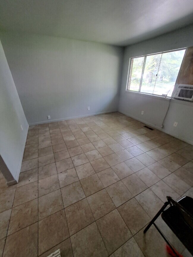 Building Photo - "3-Bedroom Oasis in Cahokia Heights – Cozy...