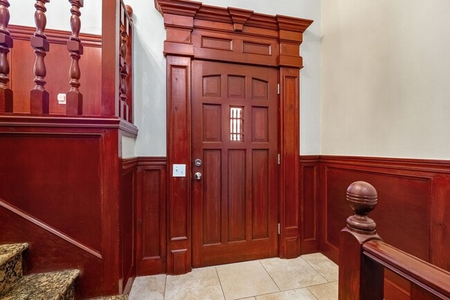 Foto del edificio - Large Home on Almost 2 Acres!