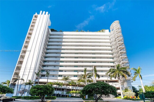 Foto del edificio - 7934 West Dr