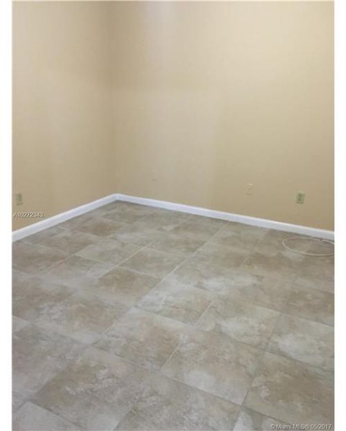 Foto del edificio - 18326 NW 68th Ave