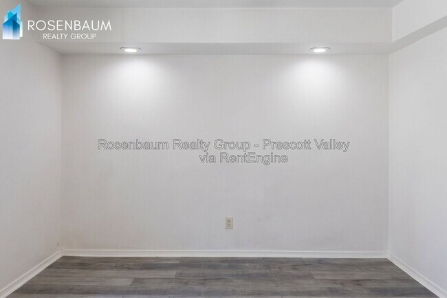 Foto del edificio - 9615 E Lakeshore Dr