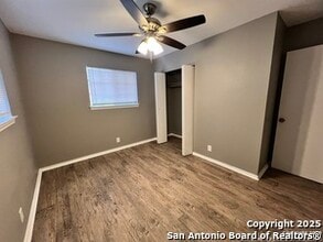 Building Photo - 844 E Sunshine Dr