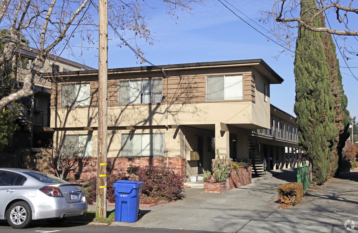 Primary Photo - 2119 Central Ave