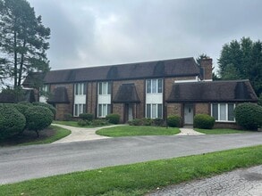 Building Photo - 5541-5547 Christopher Ct