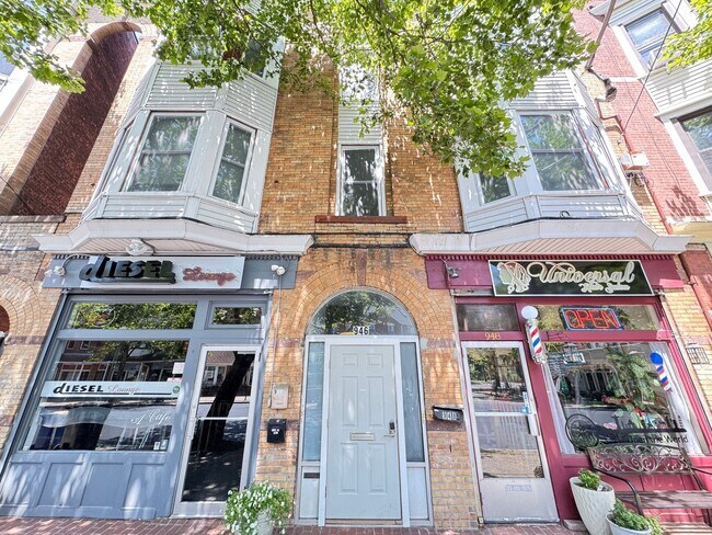 Building Photo - Fully Renovated 3BR Near Yale SOM | In-Unit Laundry | Large Back Porch