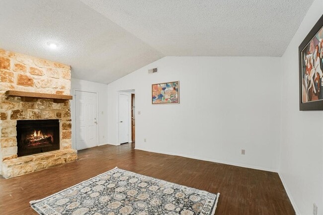 Building Photo - 1218 Tartan Ln