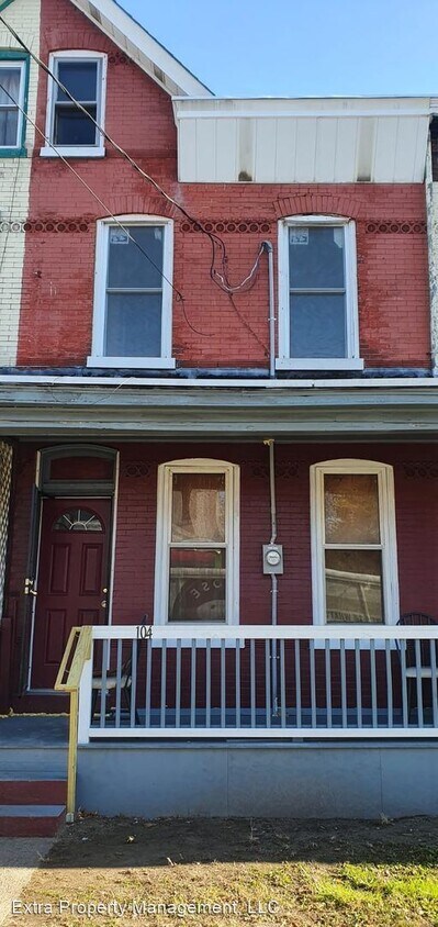 Primary Photo - 4 br, 1 bath House - 104 Chambers Street