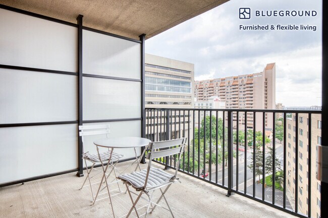 Foto del edificio - 1200 N Veitch St